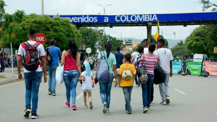 Colombia oficializó la visa V-Visitante Especial para normalizar a migrantes venezolanos