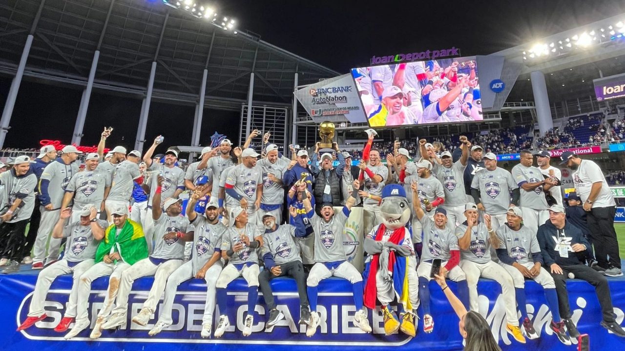 Tiburones de Venezuela campeones de la serie del caribe en Miami