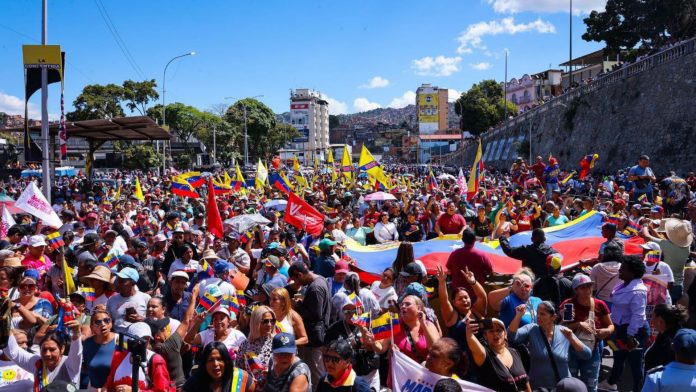 Gran Marcha por la Paz y la Alegría en apoyo a Nicolás Maduro