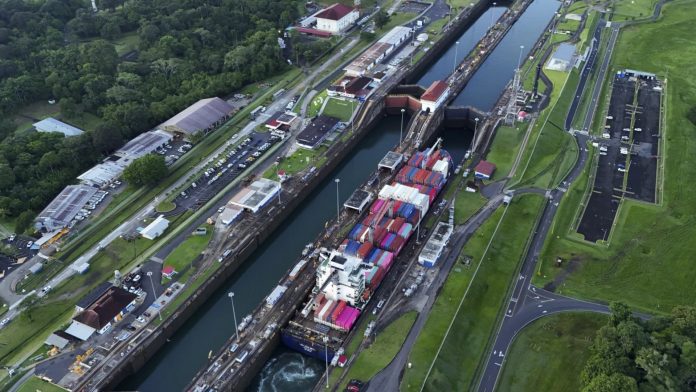 Canal de Panamá celebra su 25 aniversario