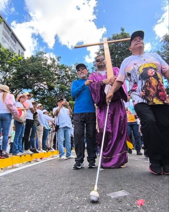 José Omar Pérez, el devoto barquisimetano que fortalece su fe en la adversidad