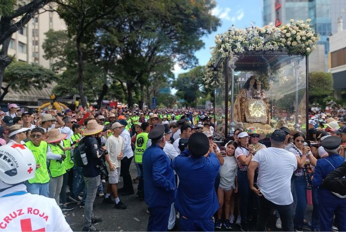 La Divina Pastora en su visita 167 recorre Barquisimeto