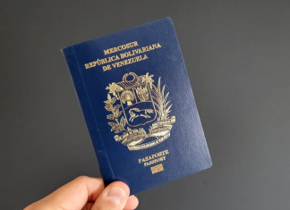 Pasaporte venezolano vencido recibe extensión de prórroga como documento válido en trámites financieros