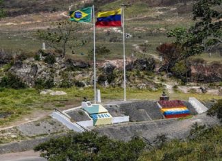 Venezuela cierra el paso de la frontera con Brasil