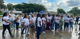 Familiares de detenidos poselectorales piden su libertad en la penitenciaría de Tocuyito