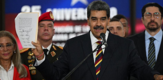 Maduro anuncia una comisión con Rodríguez, Escarrá y William Saab para reforma costitucional