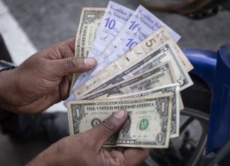 Caída del bolívar con respecto al dólar, castiga el bolsillo del venezolano