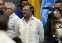 Gustavo Petro insiste en que recibirá a inmigrantes colombianos deportados de Estados Unidos