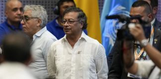 Gustavo Petro insiste en que recibirá a inmigrantes colombianos deportados de Estados Unidos