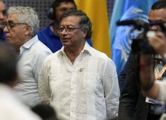 Gustavo Petro insiste en que recibirá a inmigrantes colombianos deportados de Estados Unidos