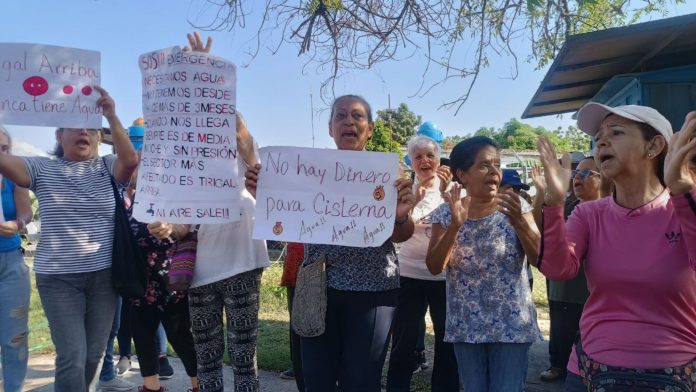 Habitantes de la Urb. El Trigal manifestaron su inconformidad con el deficiente servicio de agua provisto por la hidrológica