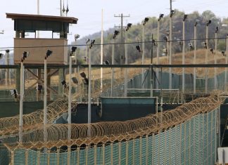 Base Naval en la Bahía de Guantánamo será el destino de miles de migrantes deportados que sean acusados de crímenes contra oficiales