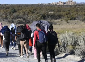 Migrantes venezolanos en una situación de incertidumbre al no poder entrar a Estados Unidos