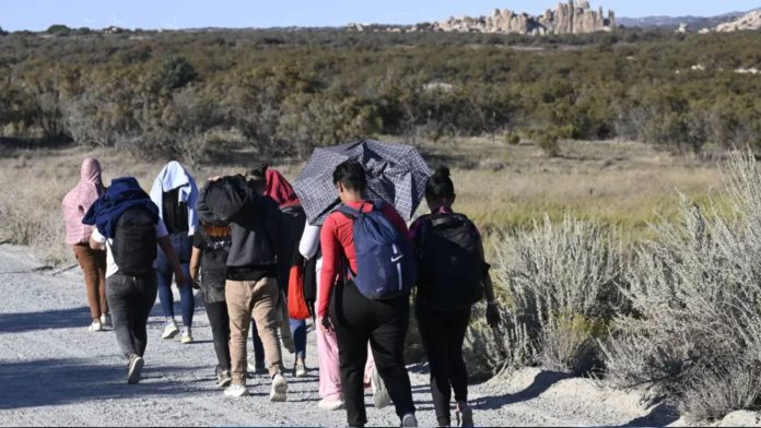 Migrantes venezolanos en una situación de incertidumbre al no poder entrar a Estados Unidos