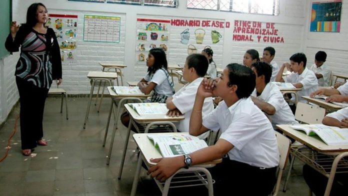 Oferta laboral resulta poco atractiva para estudiantes de pedagogía en Venezuela