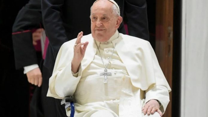 Salud del Papa Francisco empeora tras sufrir crisis respiratoria y anemia que requirió transfusiones de sangre y oxígeno